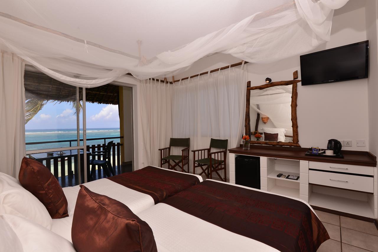 bahari-beach-hotel_15312572823